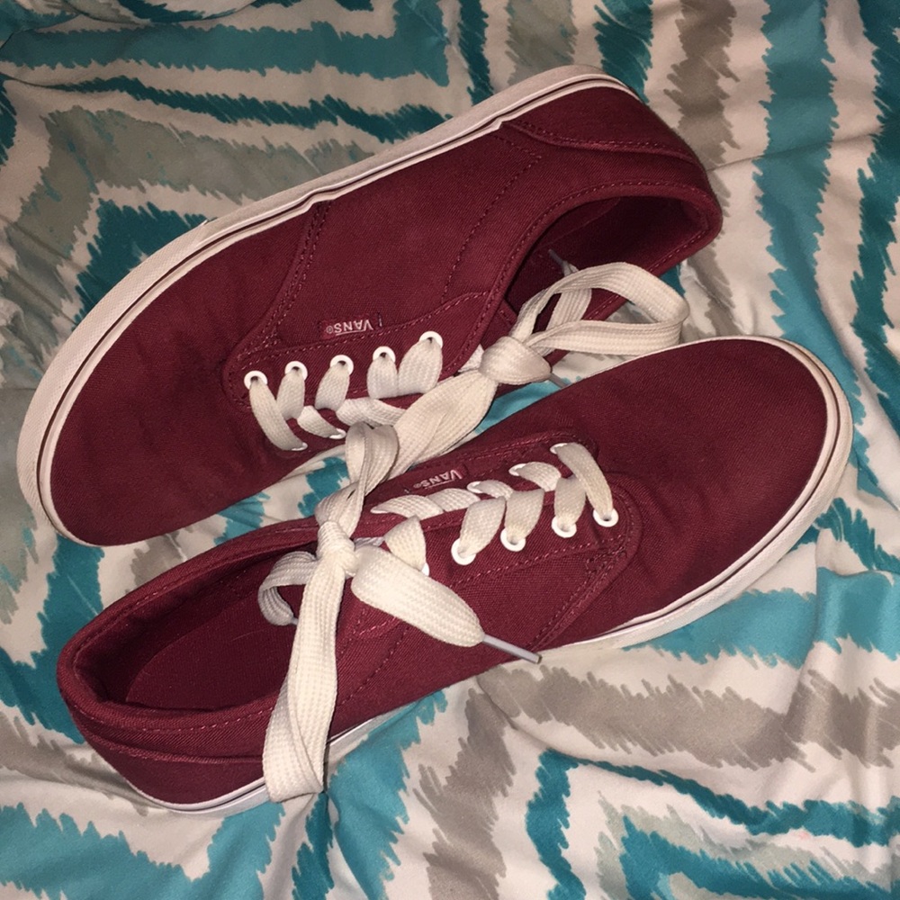 Burgundy vans - Picture 1 of 3